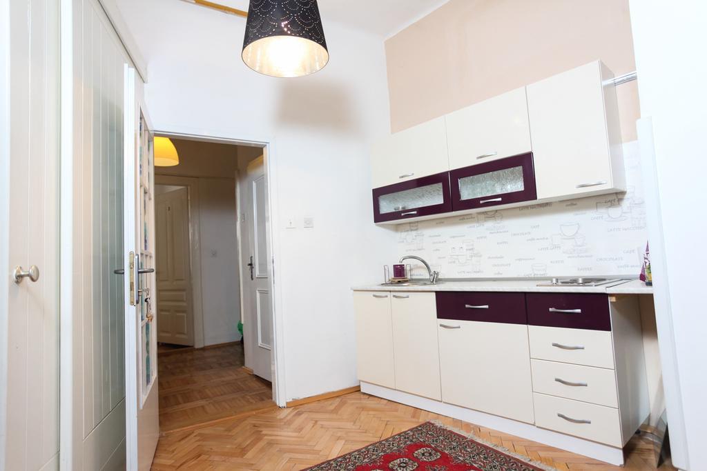 Apartments And Rooms Fonty Sarajevo Bagian luar foto